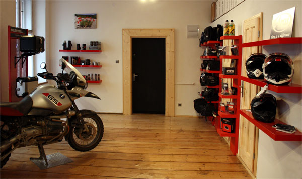 ADVENTURE MOTO